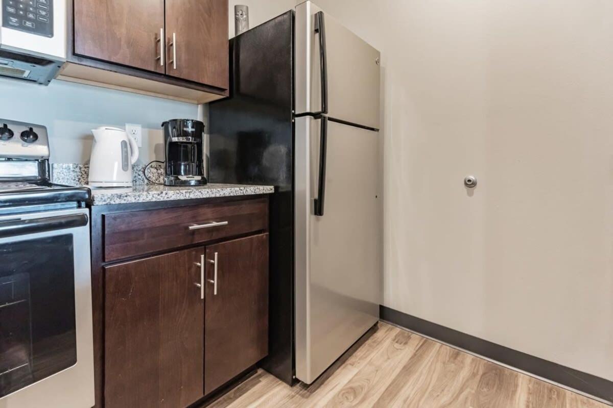 Spacious 2Br Suite Plus Patio Near Iowa State 에임스 외부 사진