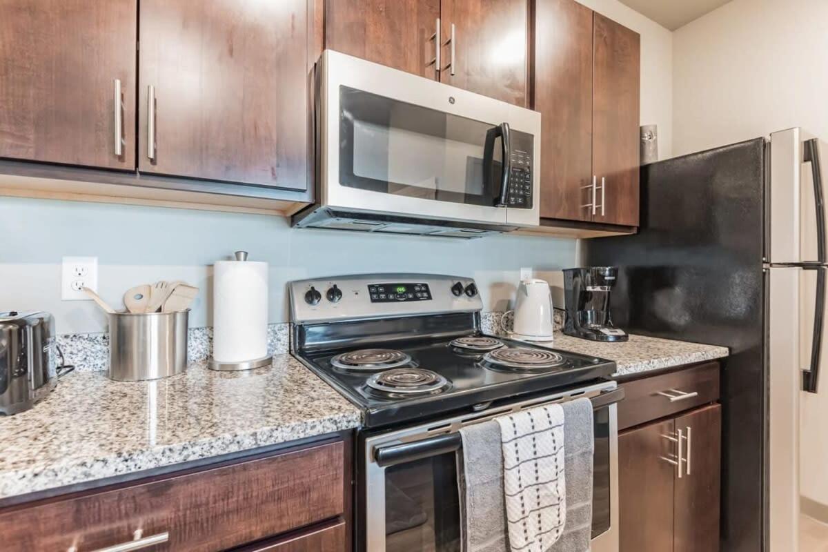 Spacious 2Br Suite Plus Patio Near Iowa State 에임스 외부 사진