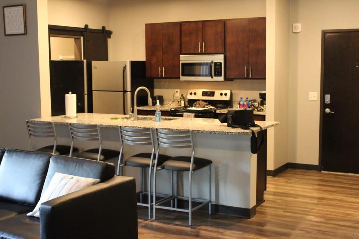 Spacious 2Br Suite Plus Patio Near Iowa State 에임스 외부 사진