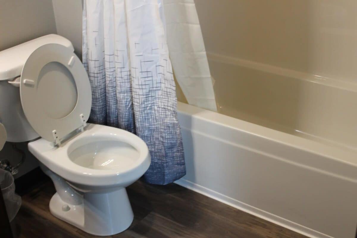 Spacious 2Br Suite Plus Patio Near Iowa State 에임스 외부 사진