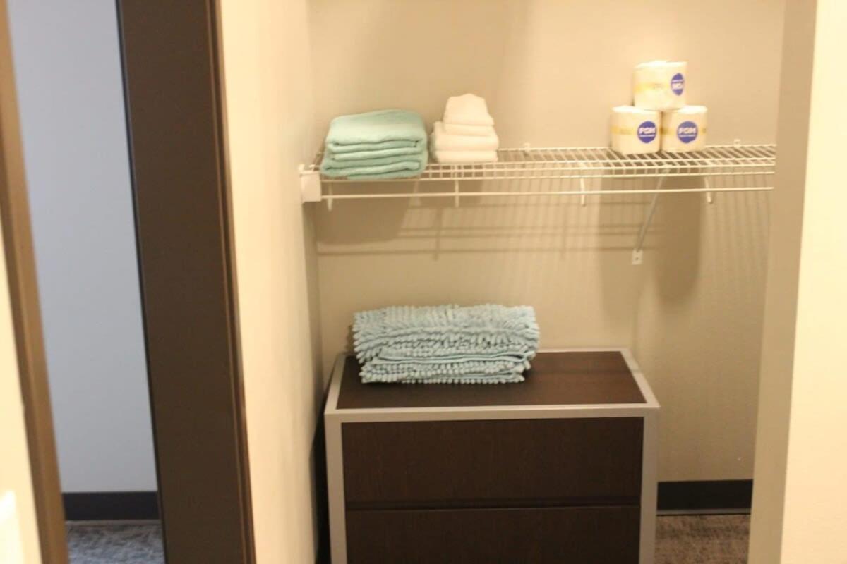Spacious 2Br Suite Plus Patio Near Iowa State 에임스 외부 사진