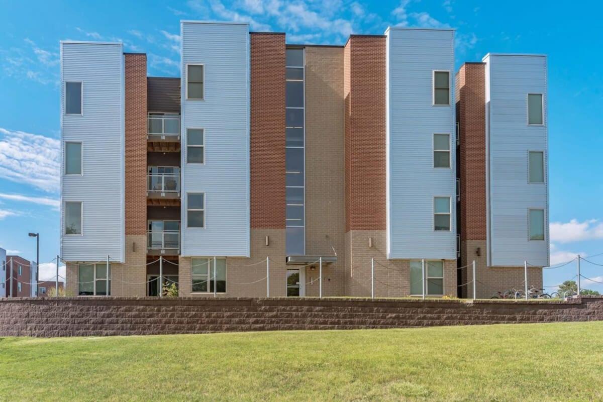 Spacious 2Br Suite Plus Patio Near Iowa State 에임스 외부 사진